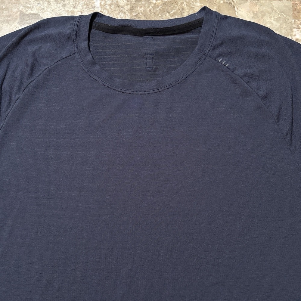 Lululemon Shirt Mens Large License To Train Blue Short Sleeve Drysense Gym